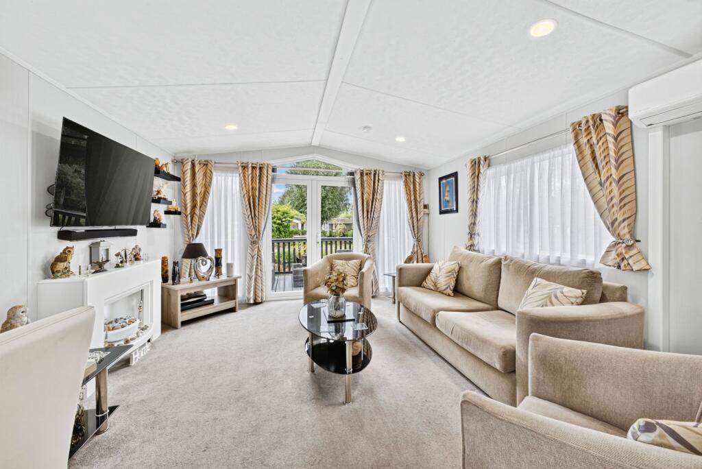 House in Northampton, West Northamptonshire - View 3