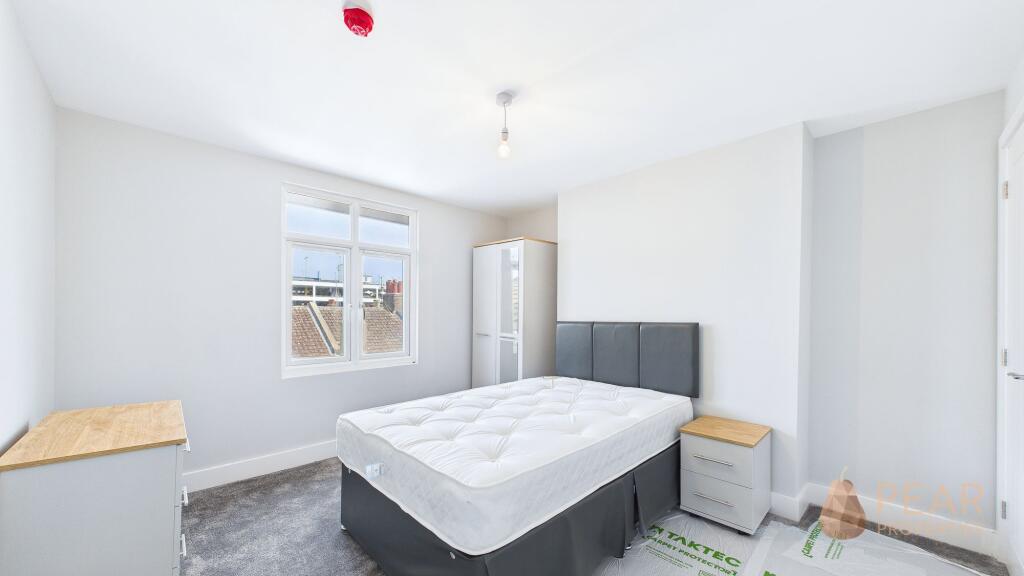 Main image of property: 14A Crescent Road, Worthing, BN11