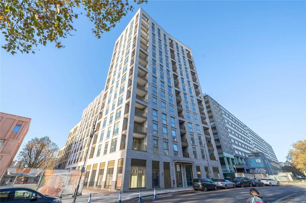 Main image of property: 64 Thurlow Street, London, SE17