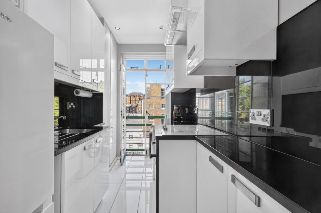 Apartment in London - View 3