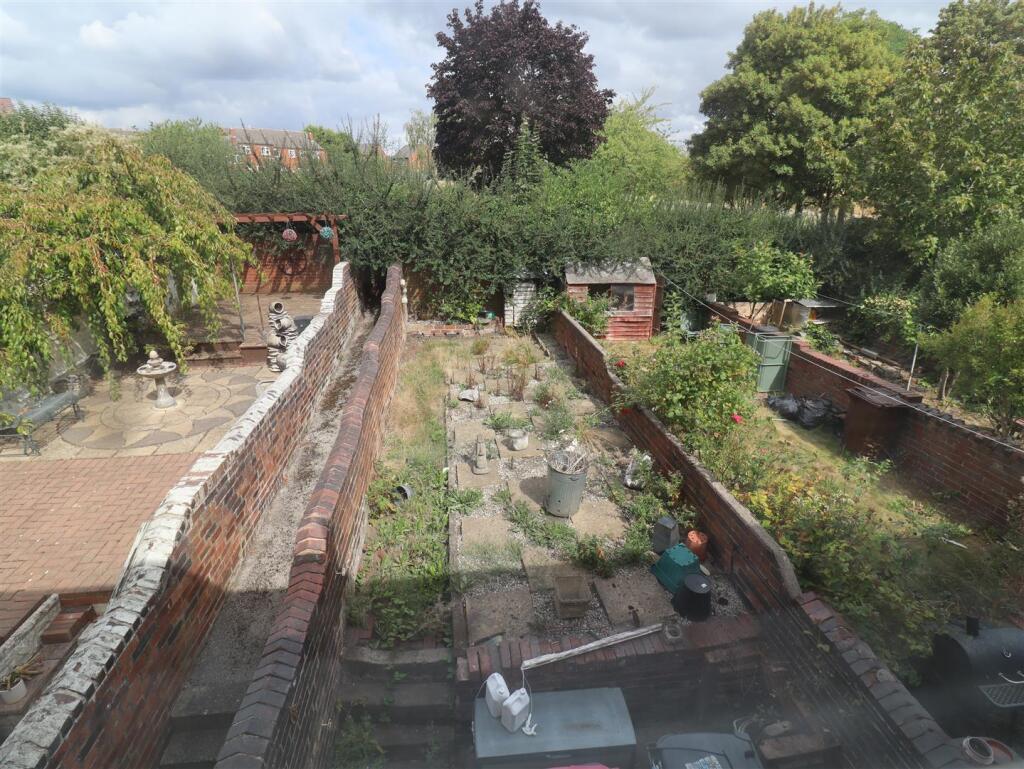 House in Sheffield - View 4