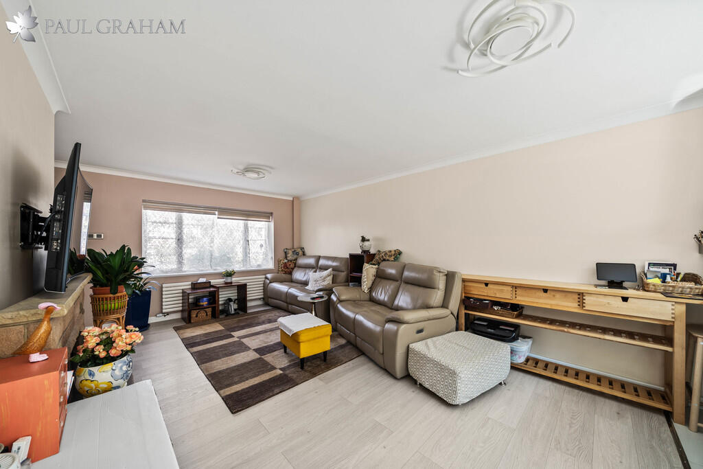 House in London, South Beddington - View 4