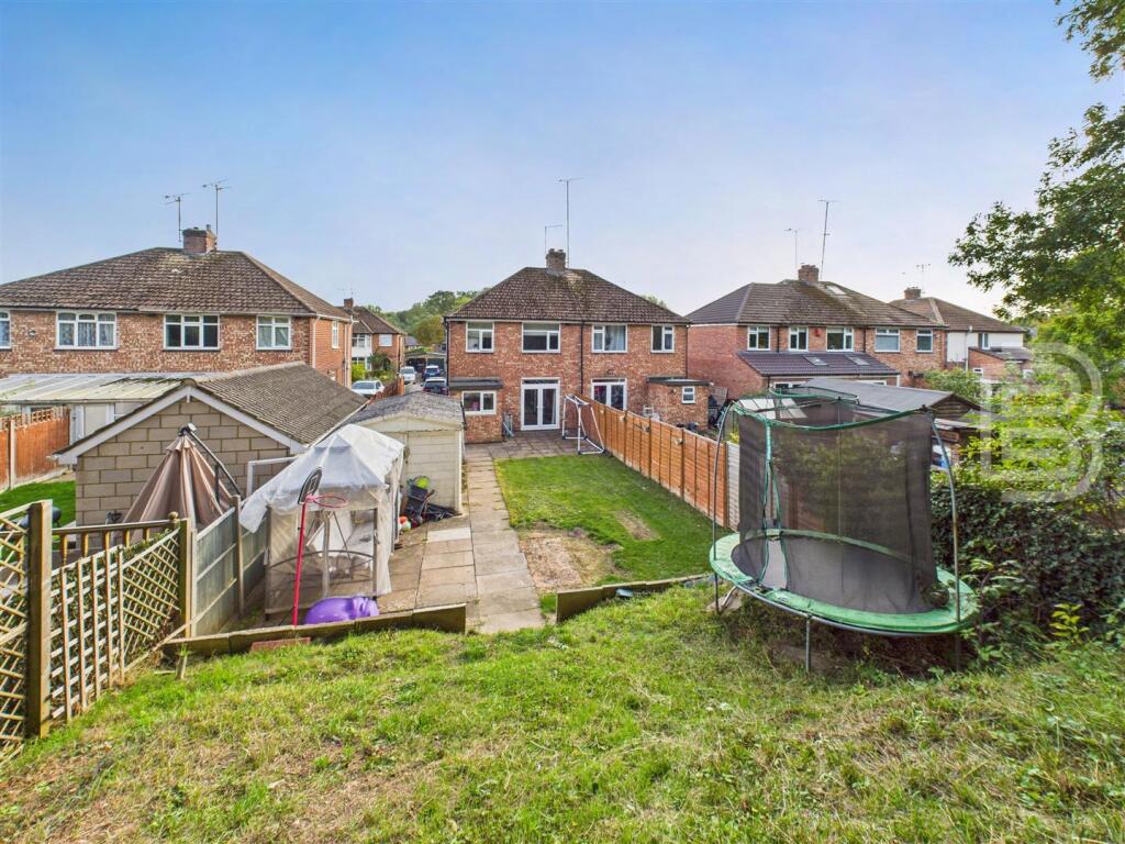 House in Rugby, Warwickshire - View 2