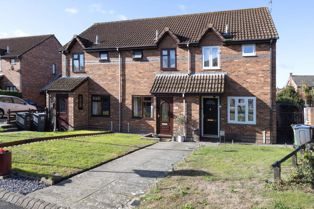2 Bedroom Terraced in SN10 4DQ