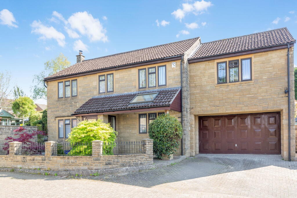 Main image of property: Parcroft Gardens, Yeovil, BA20 2BS