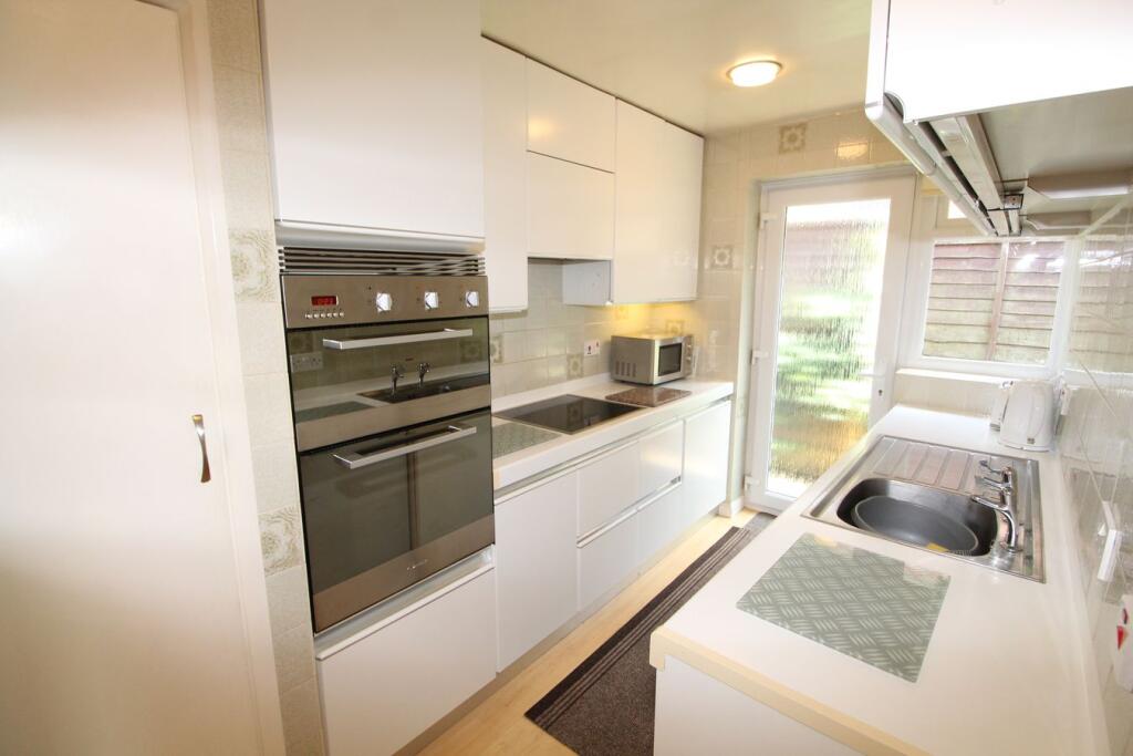 Elmhirst Road, Lutterworth, LE17 photo 4