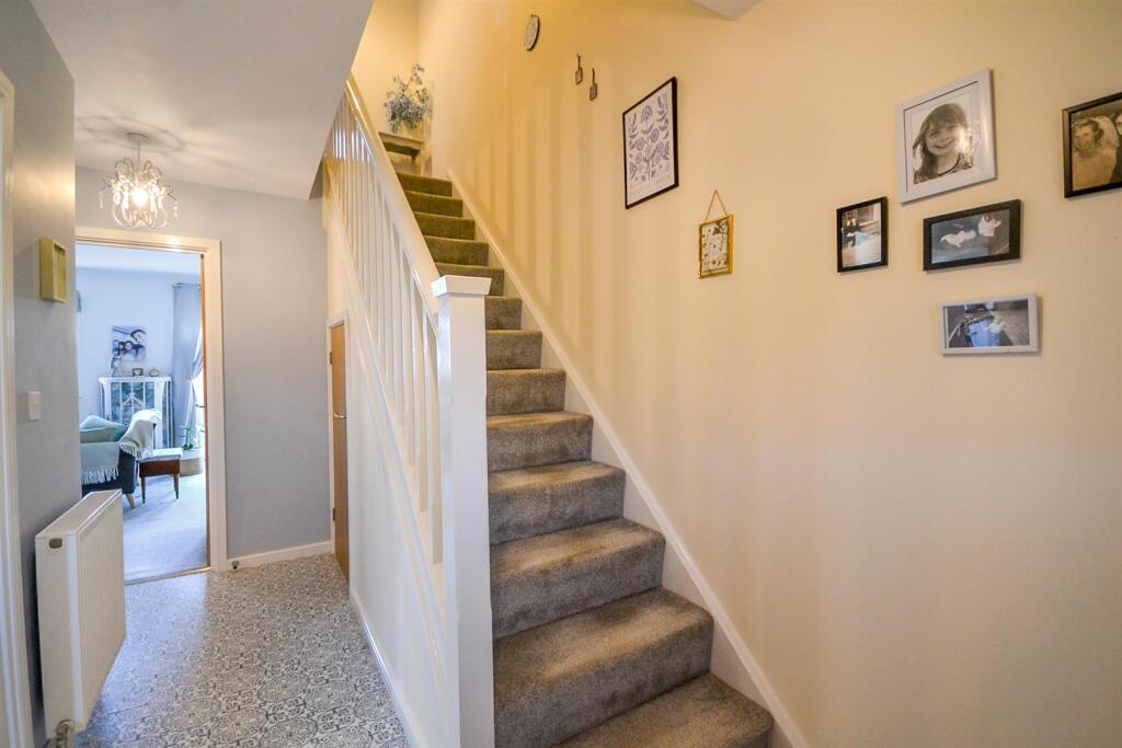 Bemrose Drive, Radcliffe photo 4
