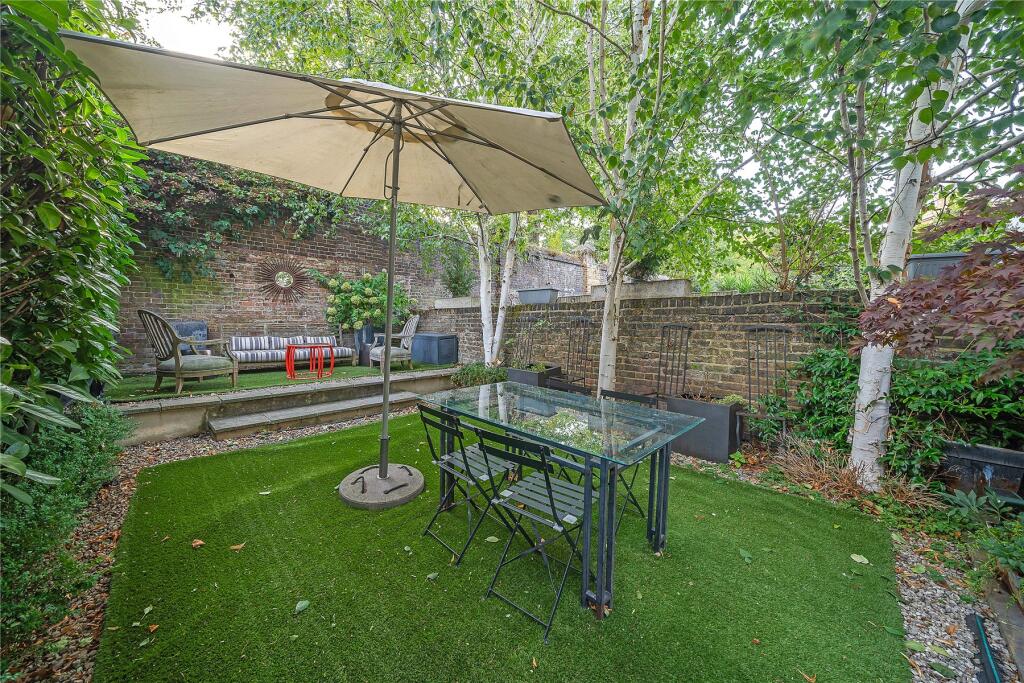 Apartment in London - View 5