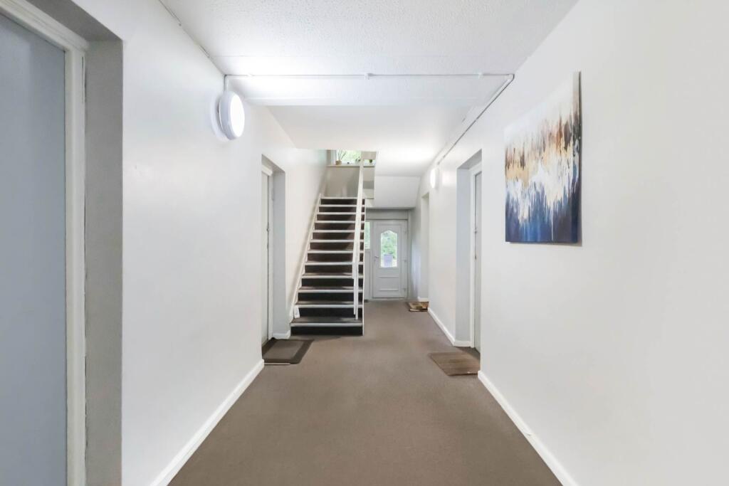 Apartment in Salford, Greater Manchester - View 2