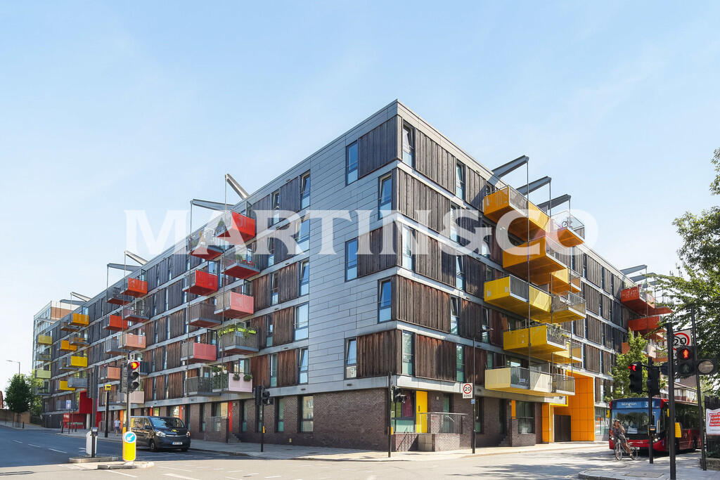 2-bed flat on Adelaide Wharf, 120 Queensbridge Rd, £540,000