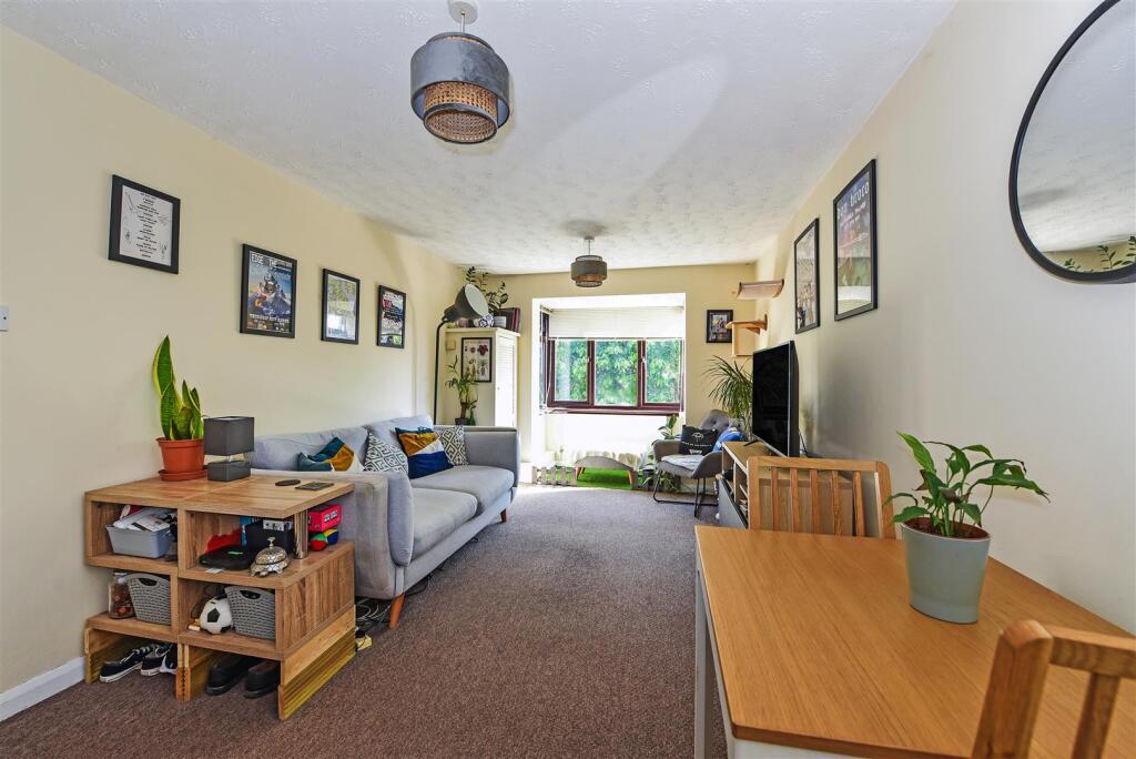Apartment in Portsmouth, Milton - View 4