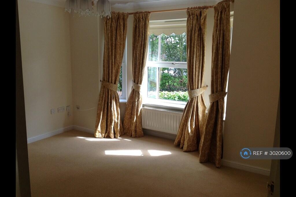 Apartment in Crewe - View 2