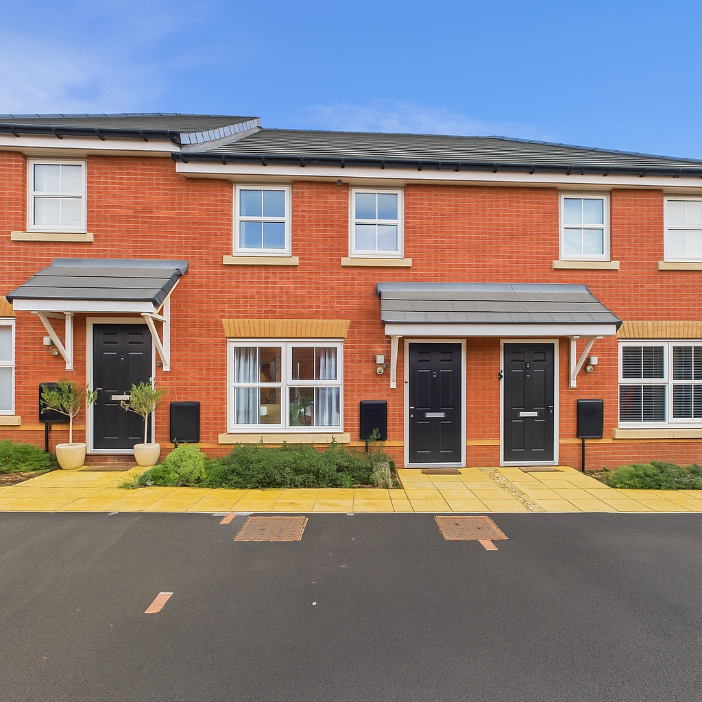 3-bed terraced on Young Close | Overstone Gate | NN6, £110,250