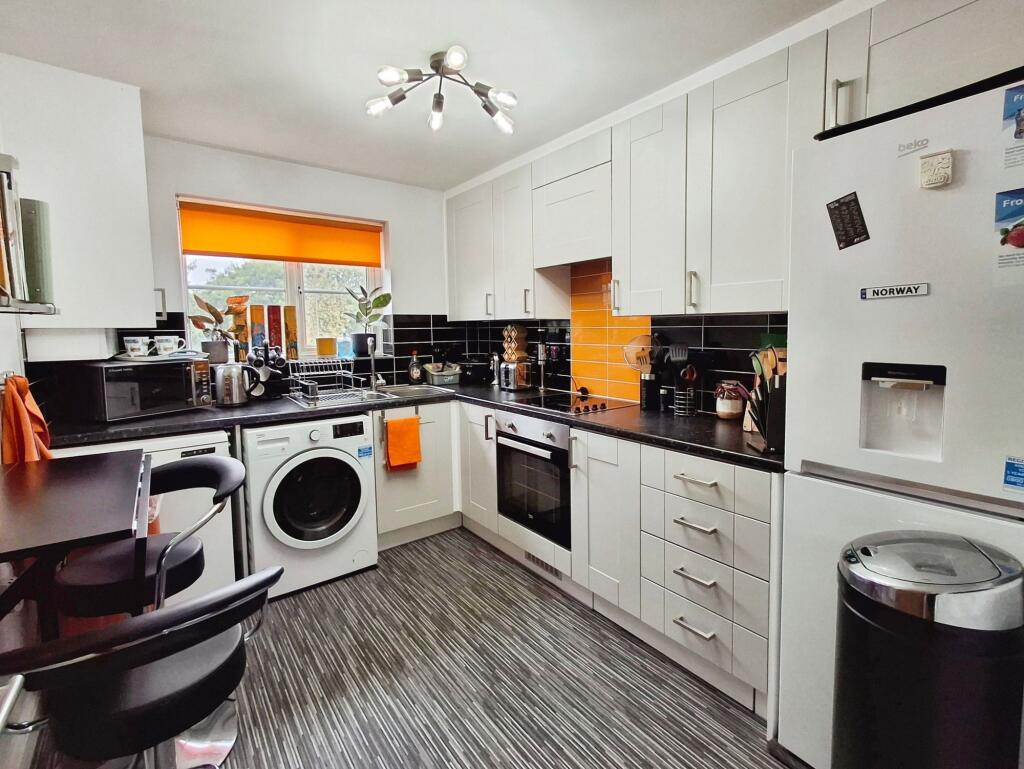 Apartment in Bourne, Elsea Park - More