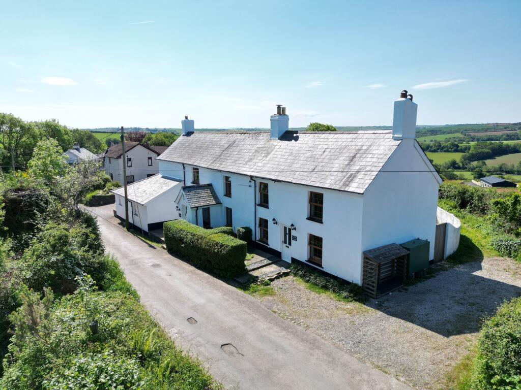 5-bed detached on Littleham, Nr Bideford, £550,000