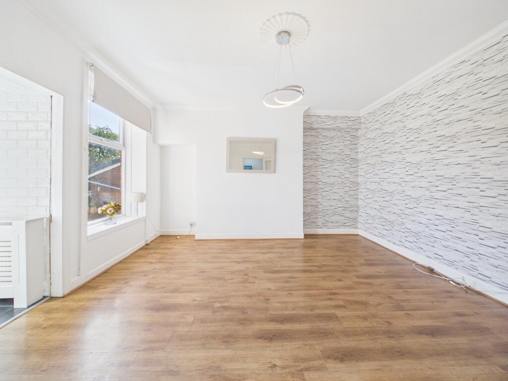 Apartment in Bellshill, Orbiston - View 2