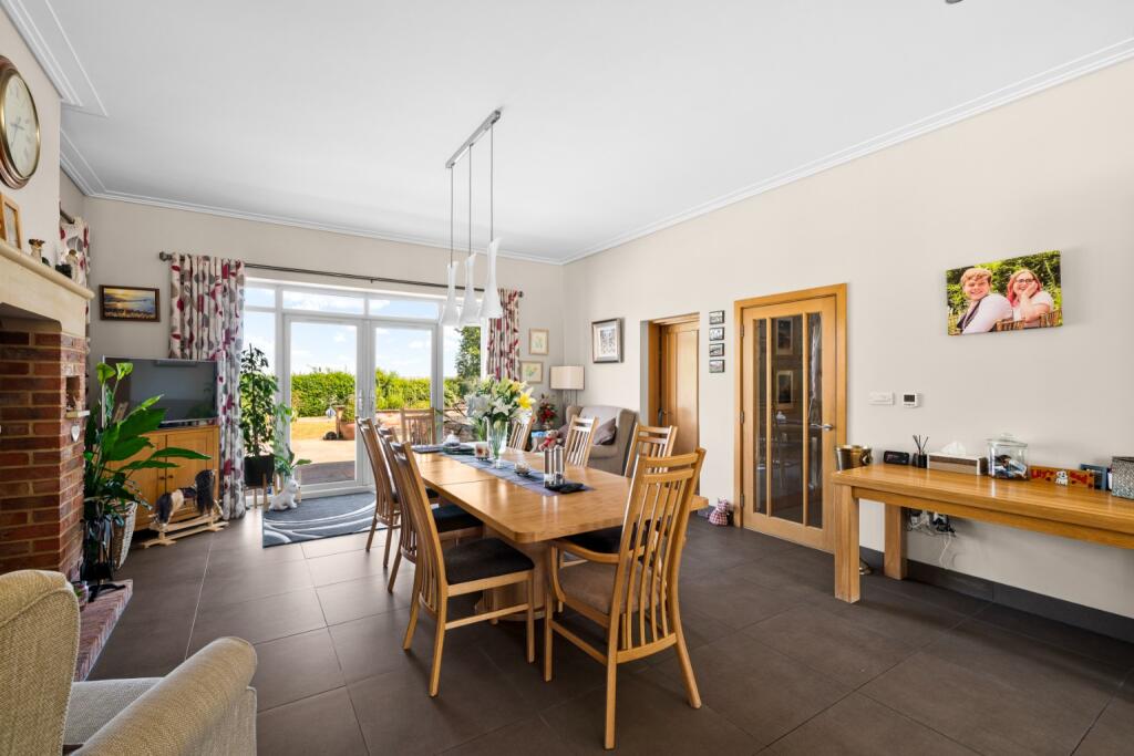 House in West Lindsey, Lincolnshire - More