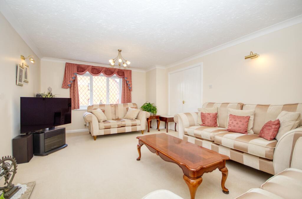 House in Eastleigh, Chartwell Green, West End - View 3
