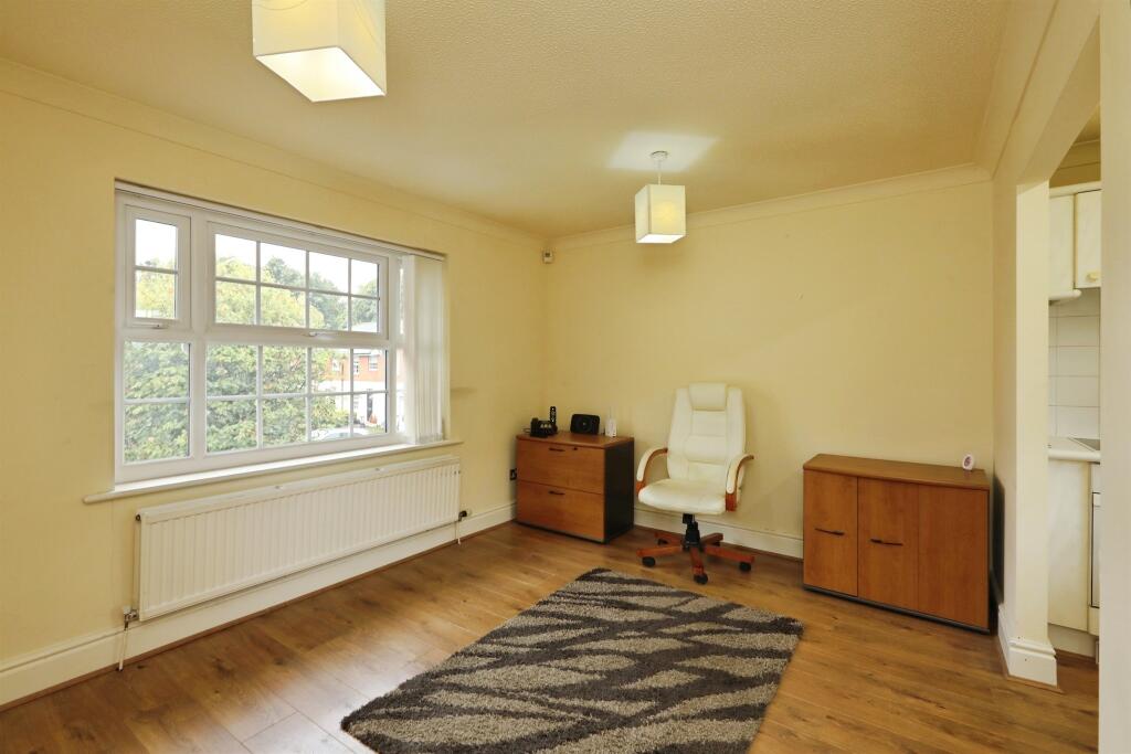 Apartment in Doncaster, Bawtry - View 4