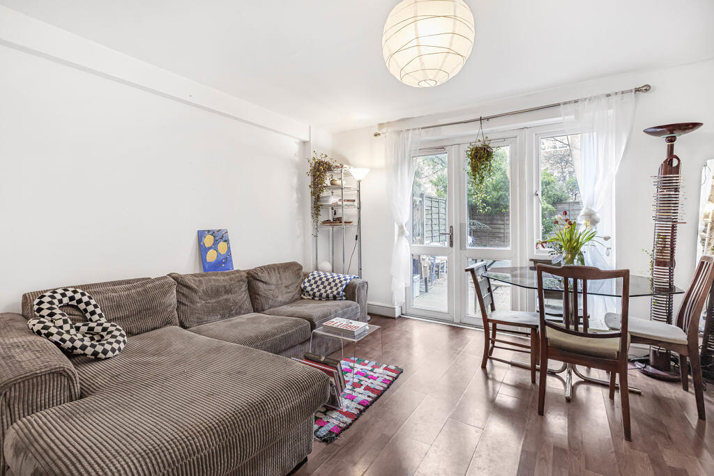 Main image of property: New North Road, Hoxton, London, N1
