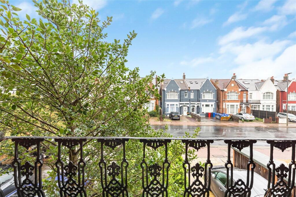 Apartment in London - View 5