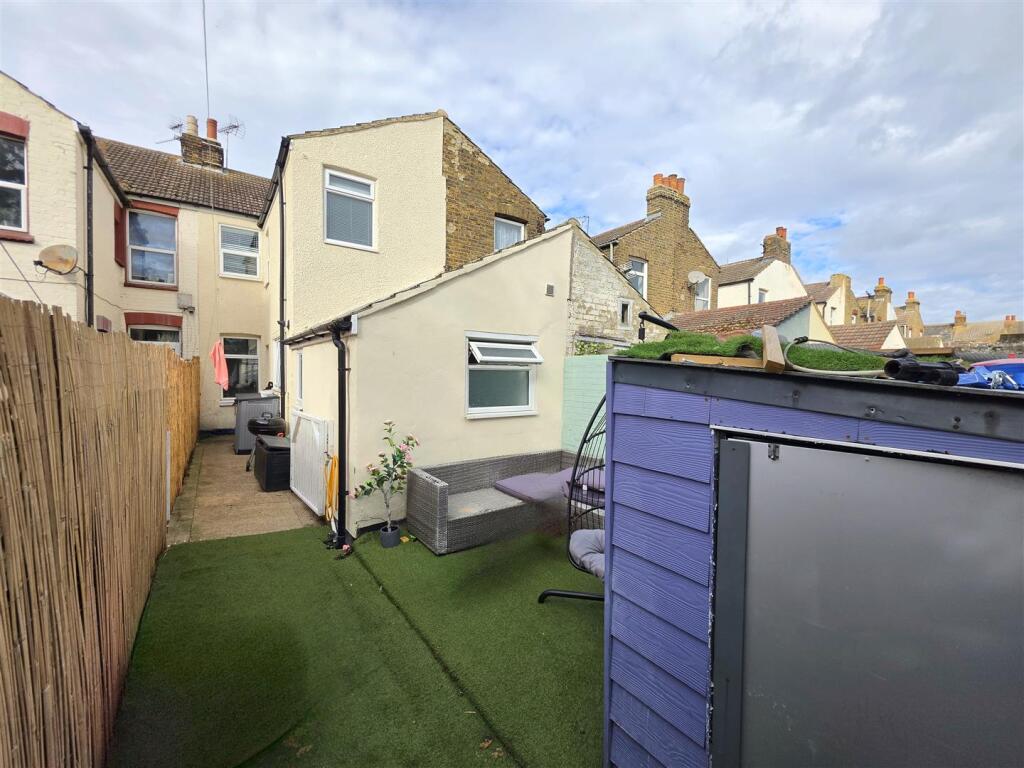 House in Rochester - View 4