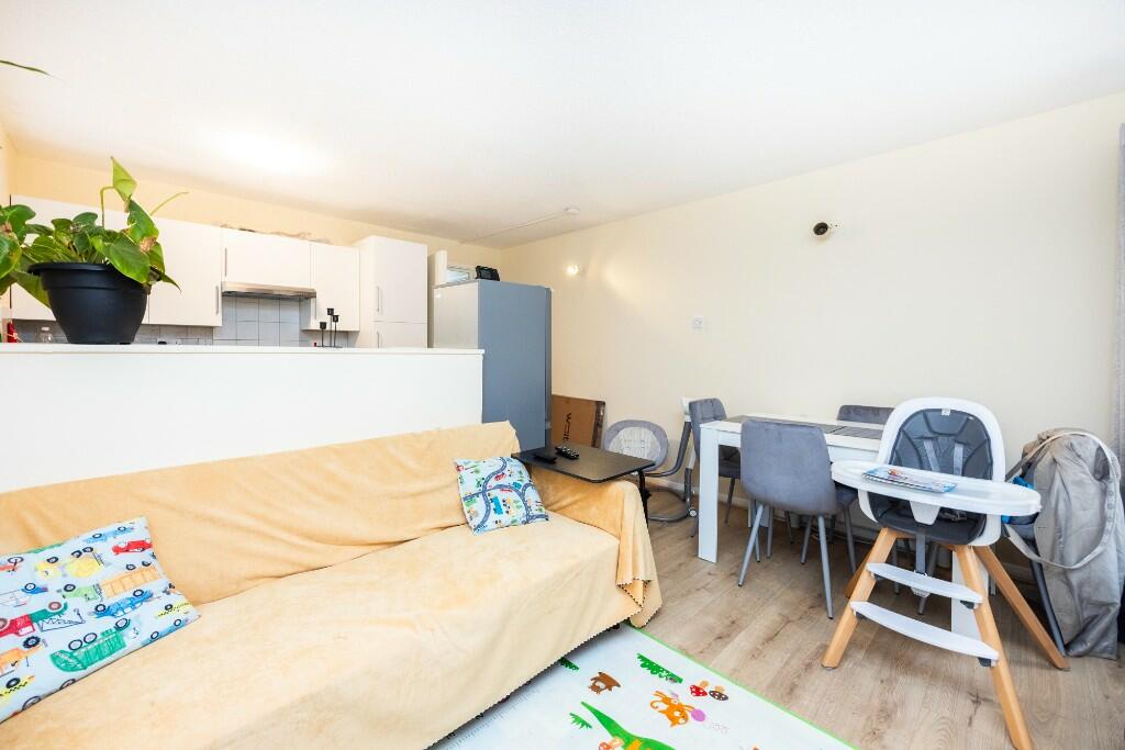 Tollgate Road, London, E6 photo 5