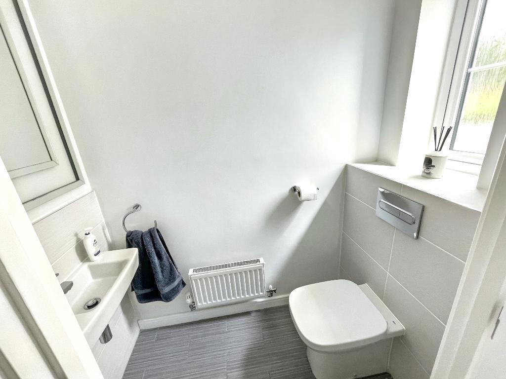 House in Hull - View 5