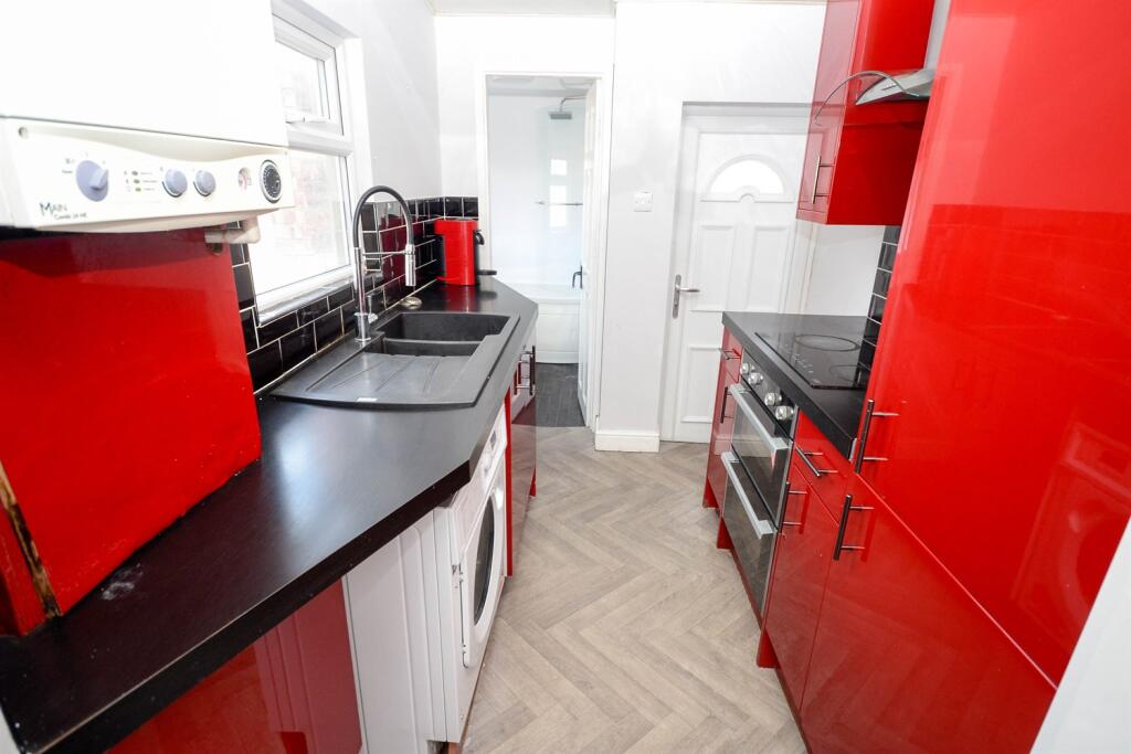 Apartment in Gateshead, North East - View 3