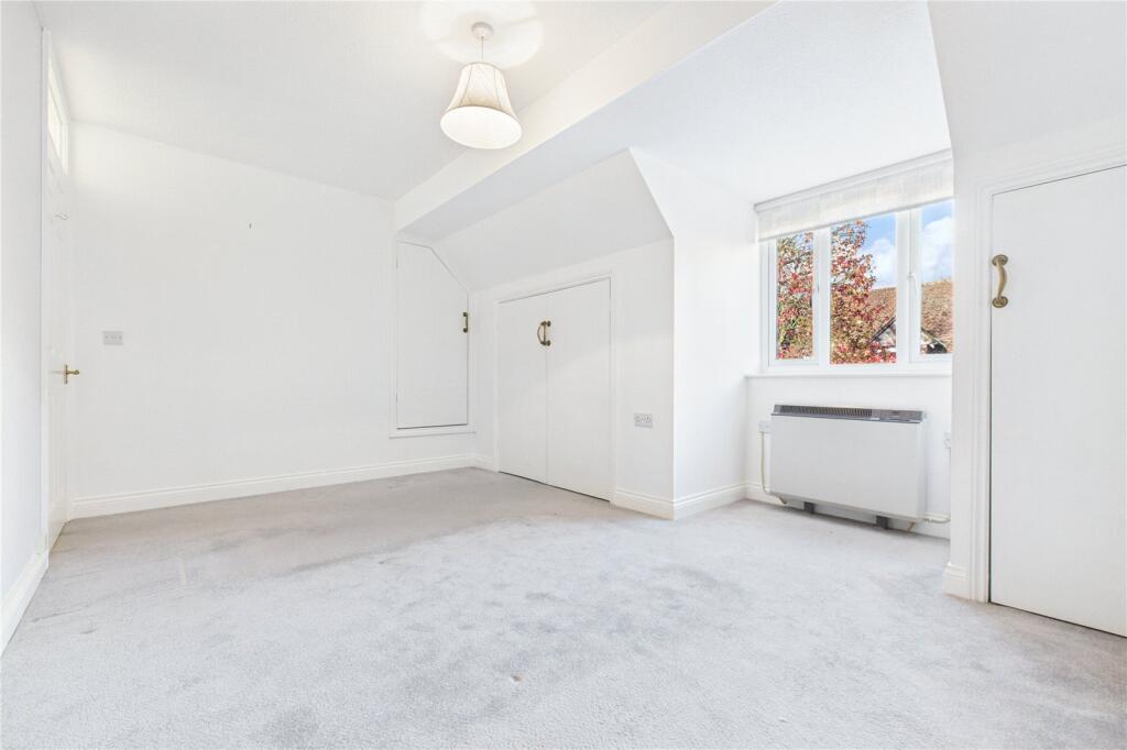 Watermill Court, Bath Road, Woolhampton, Reading, RG7 photo 4