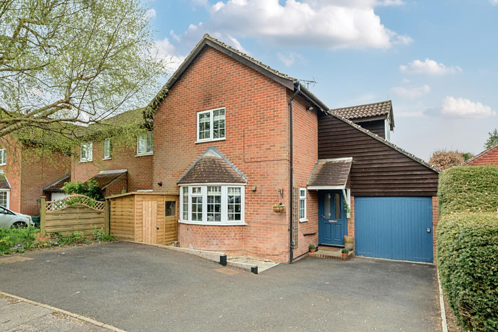 Main image of property: The Avenue, Liphook, GU30