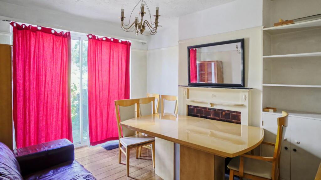 House in London - View 2
