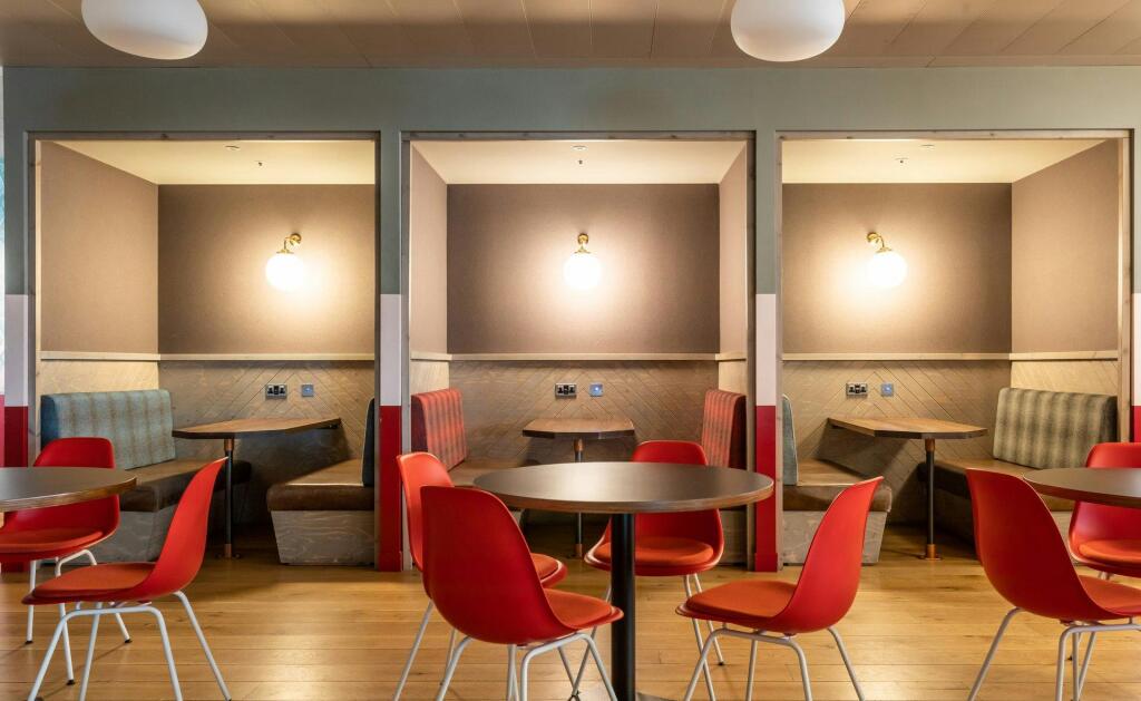 Aldgate Tower Breakout Area 2.jpg