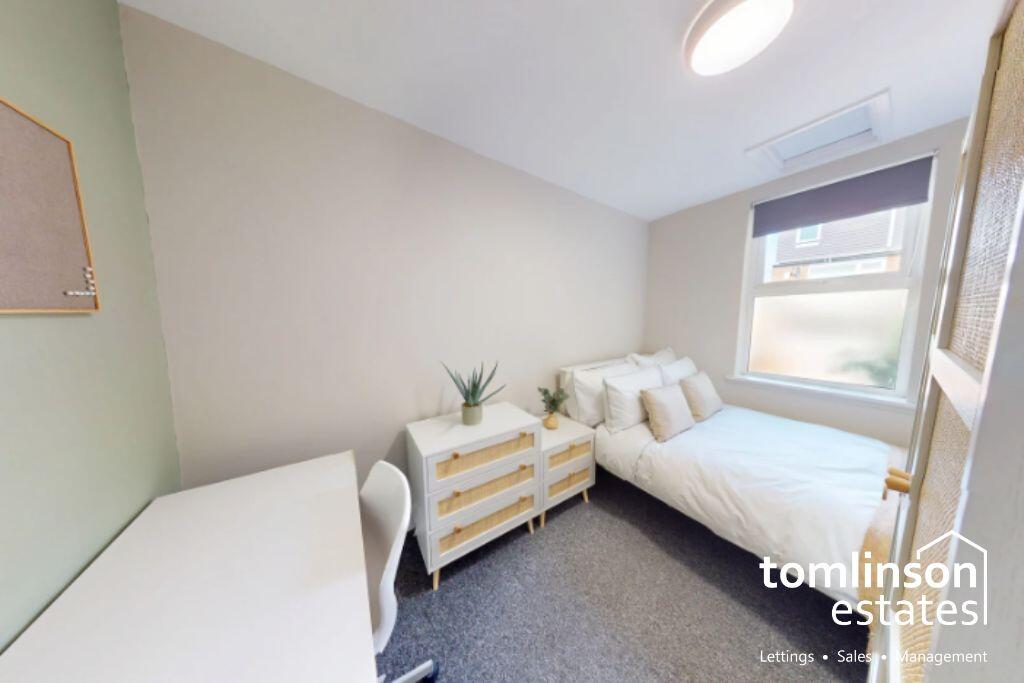 House in Nottingham, Lenton - More