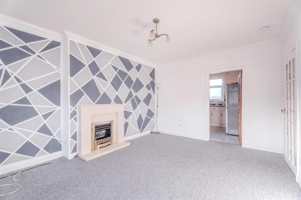 Apartment in Mossend, Milnwood - View 4