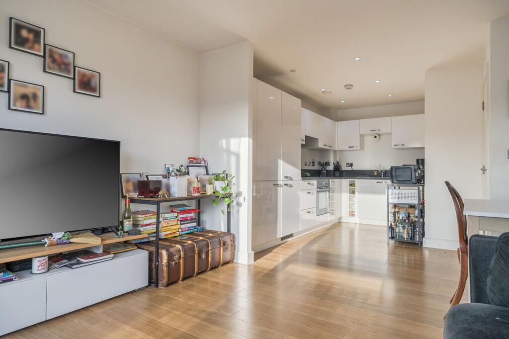 Apartment in London - View 5