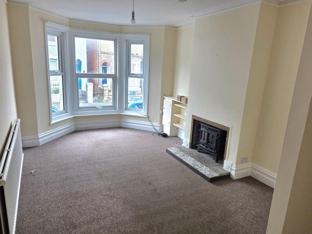 House in Cowes, Isle of Wight - View 2