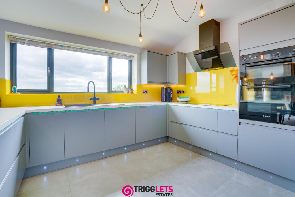 Southlea Avenue, Hoyland, S74 - View 3