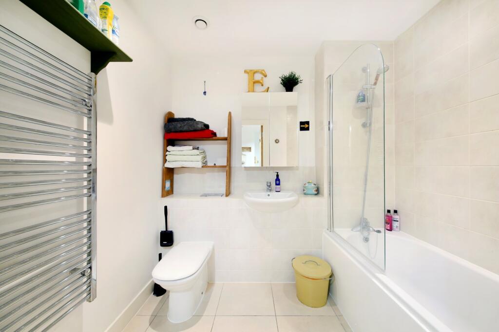Apartment in London - View 5