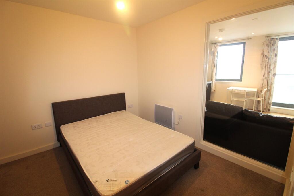 Apartment in Leeds - View 4