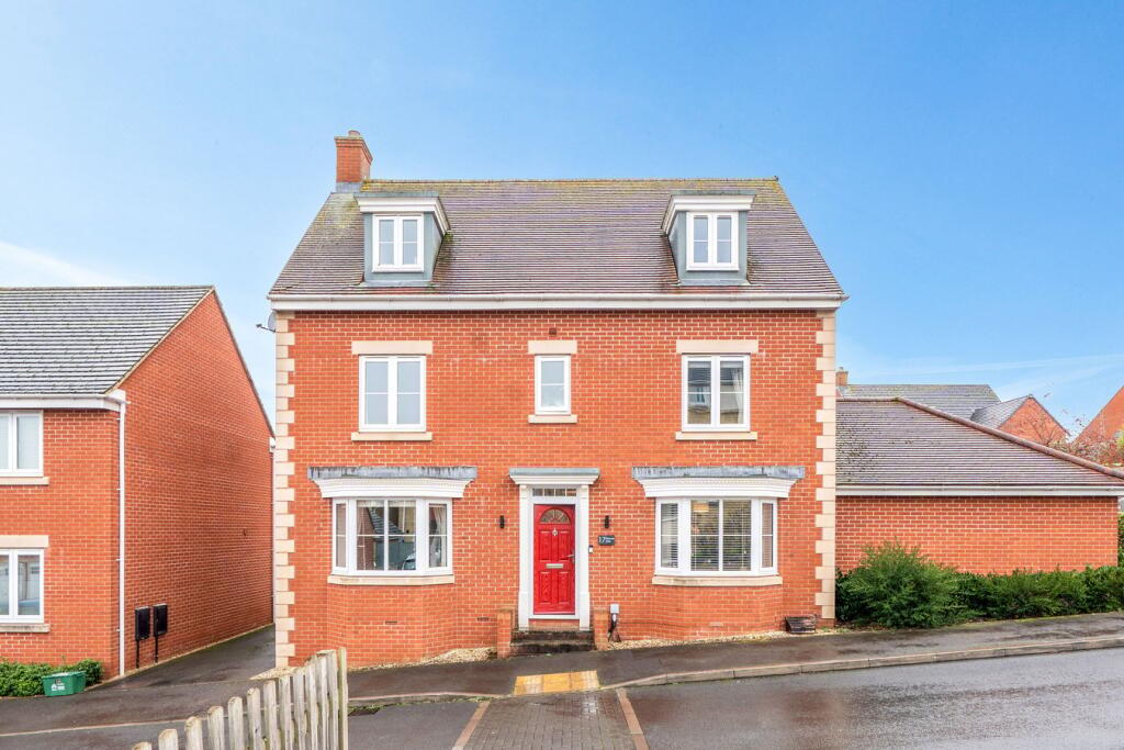 Main image of property: Renard Rise, Stonehouse, GL10