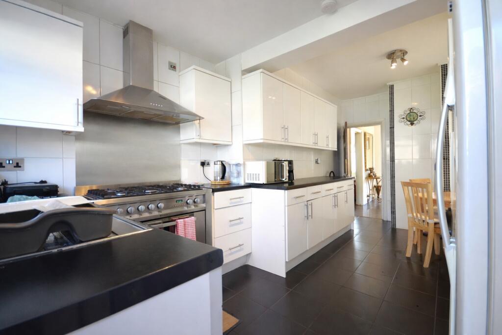 3 bedroom semi-detached house for rent