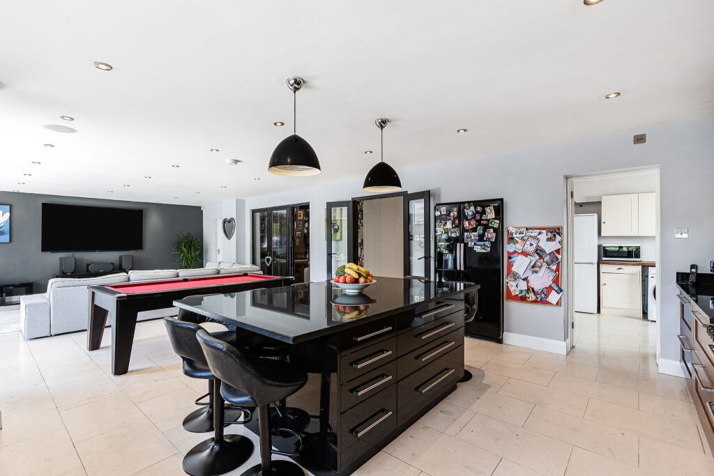 House in Hatfield, North Mymms - View 5