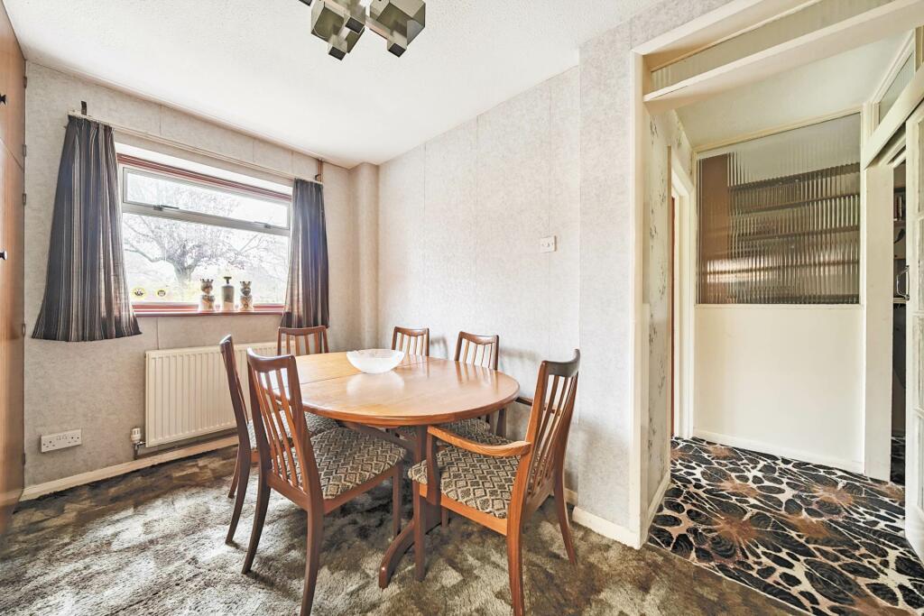 3 bedroom detached house for sale in Chiltern Avenue, Putnoe, MK41 - View 4