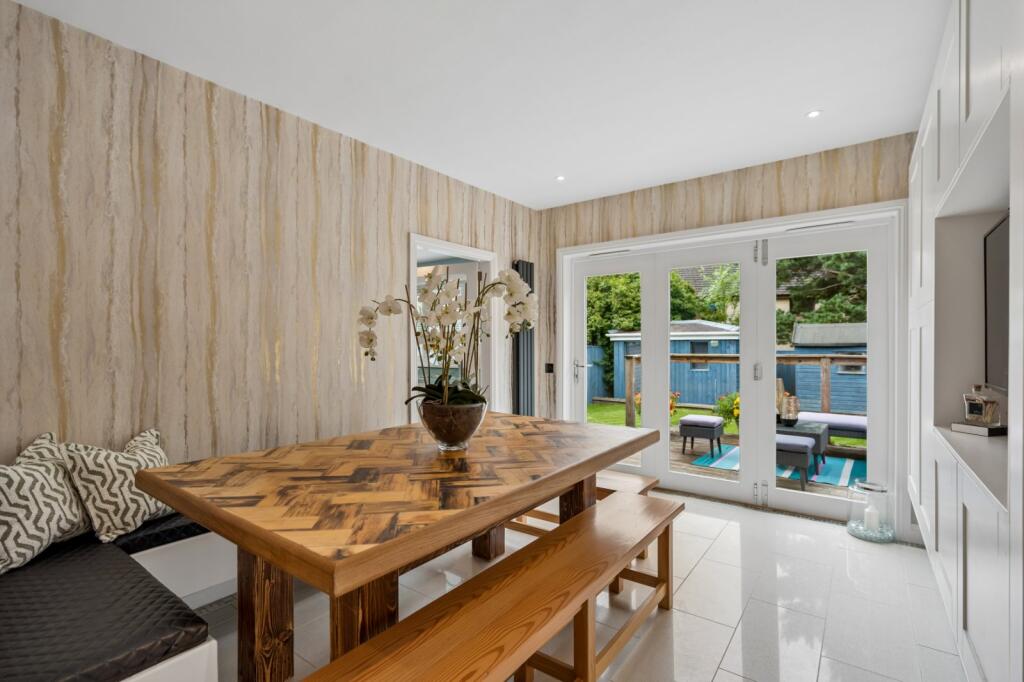 House in Falkirk, Stirling - More