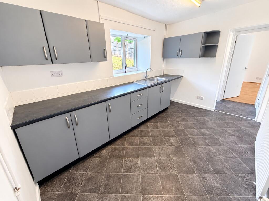 House in Newport - View 5
