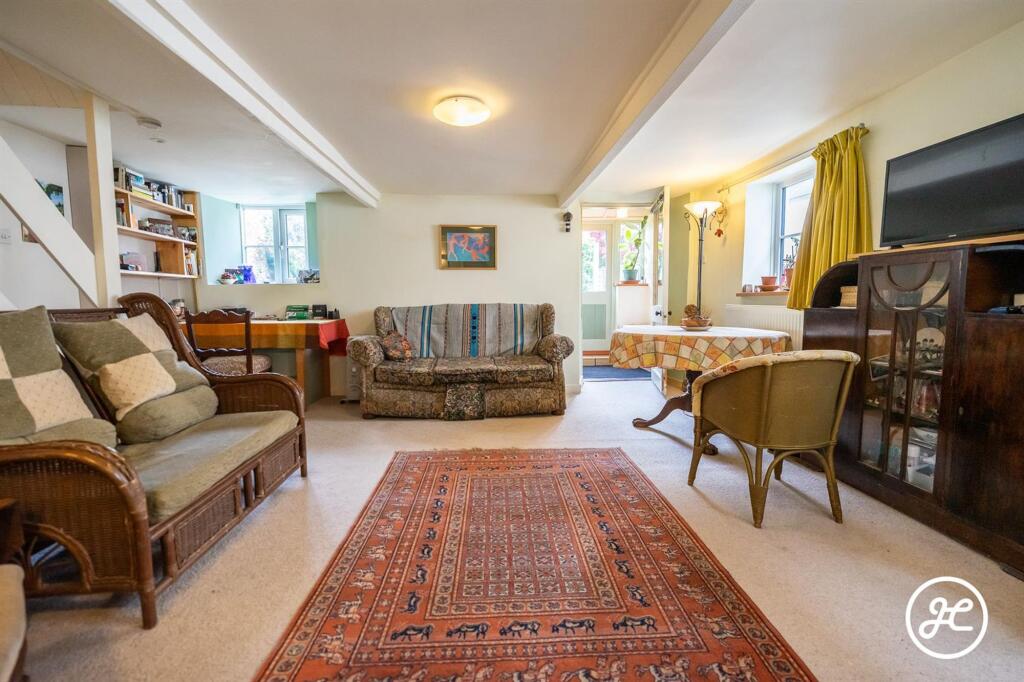 House in Taunton - View 5