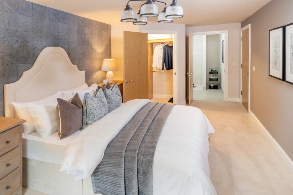Apartment in Hawkhurst, Ockley - View 2