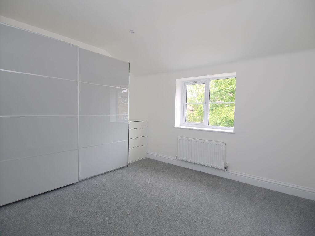 House in Sevenoaks, Greatness - View 4