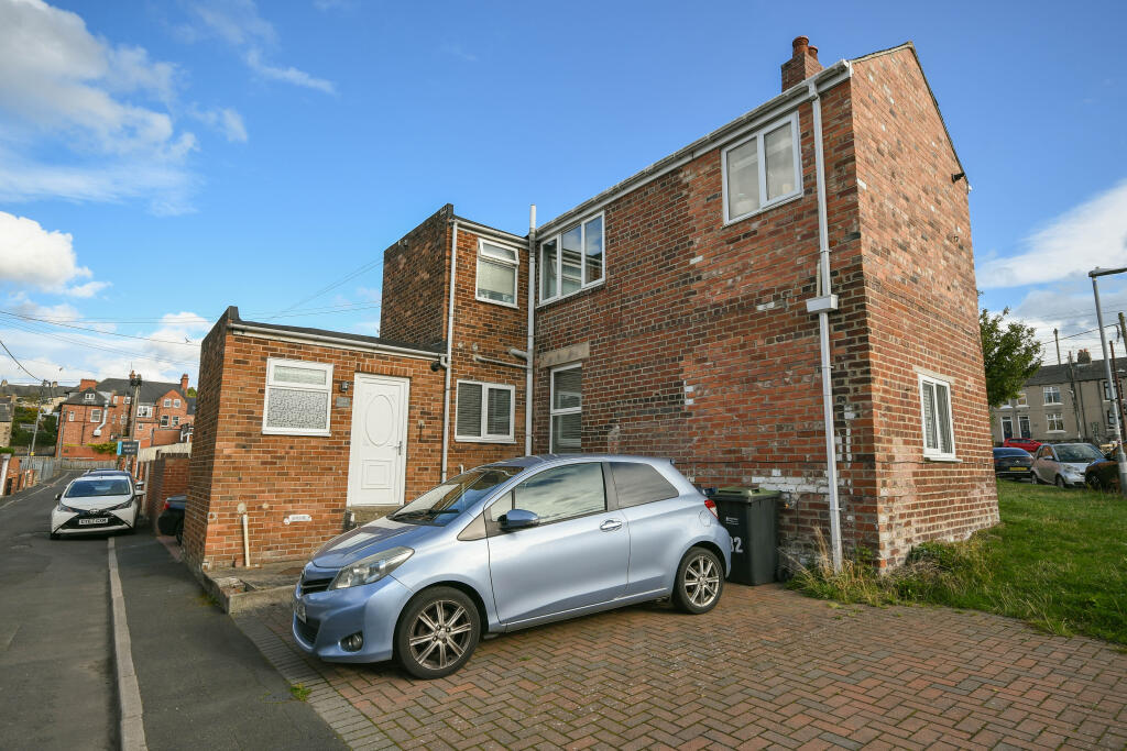 3-bed flat on Mitchell Street, Crawcrook, Ryton, Gateshead, £95,000